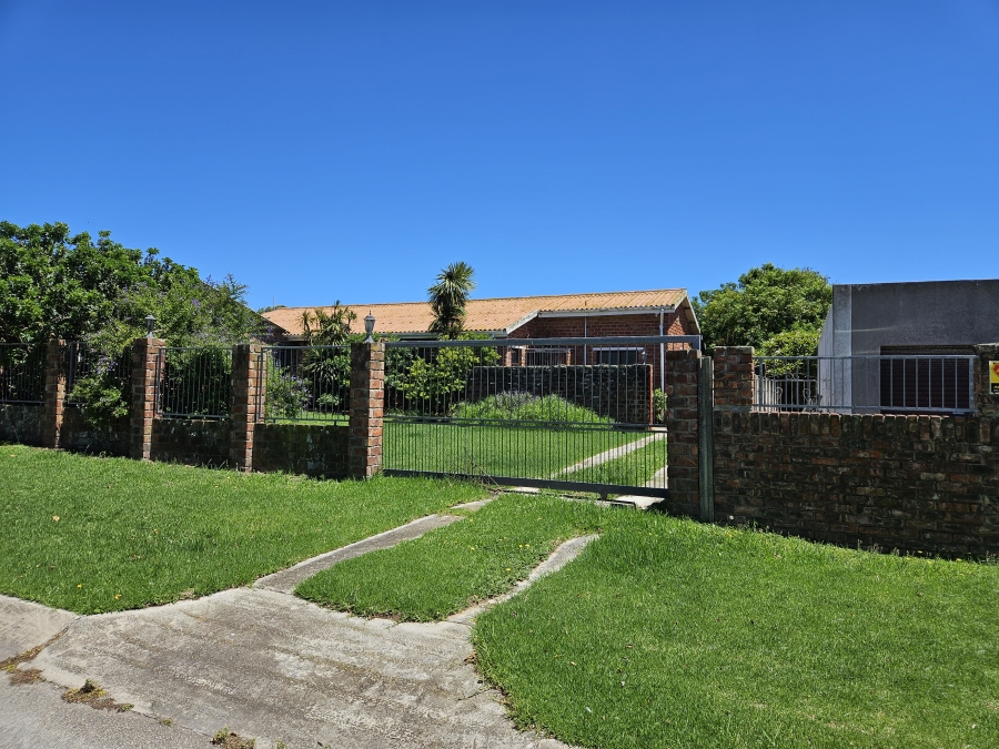 4 Bedroom Property for Sale in Kabega Park Eastern Cape